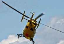 Incidente sul lavoro, operaio precipita nel vuoto: gravemente ferito