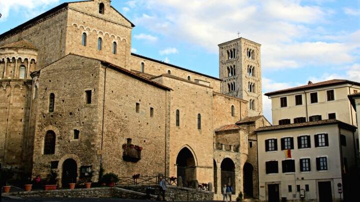 Piazza Innocenzo III